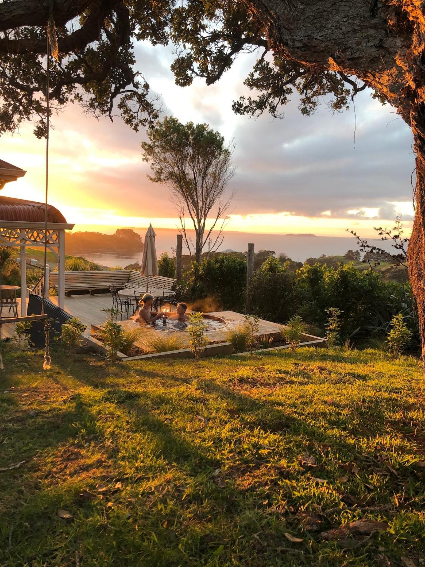 Crescent Villa - Stay Waiheke Ostend Dış mekan fotoğraf