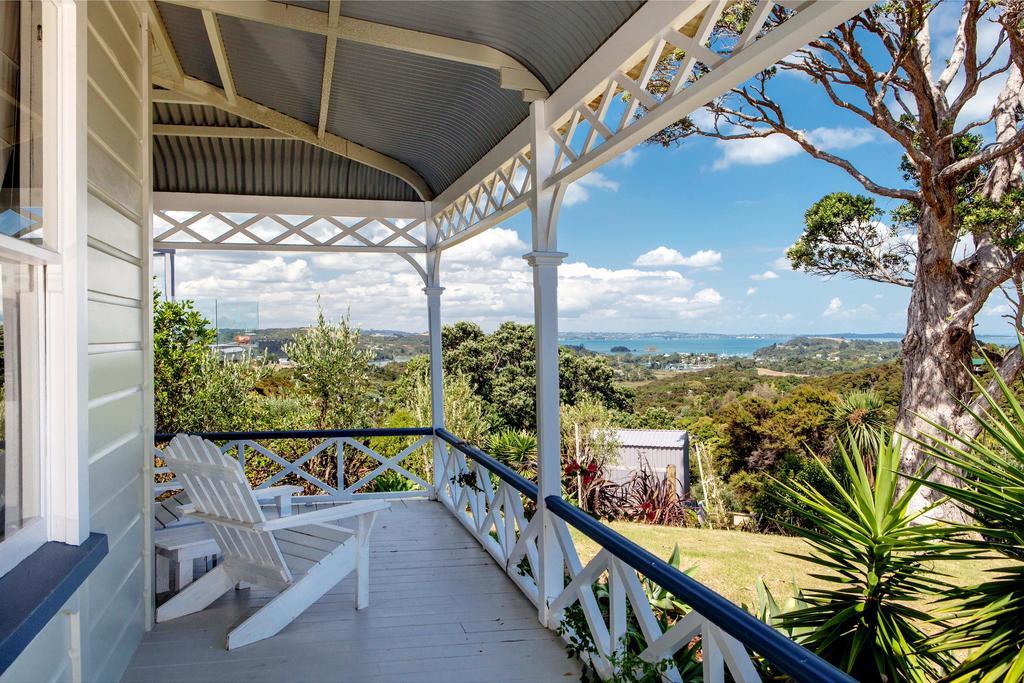 Crescent Villa - Stay Waiheke Ostend Dış mekan fotoğraf